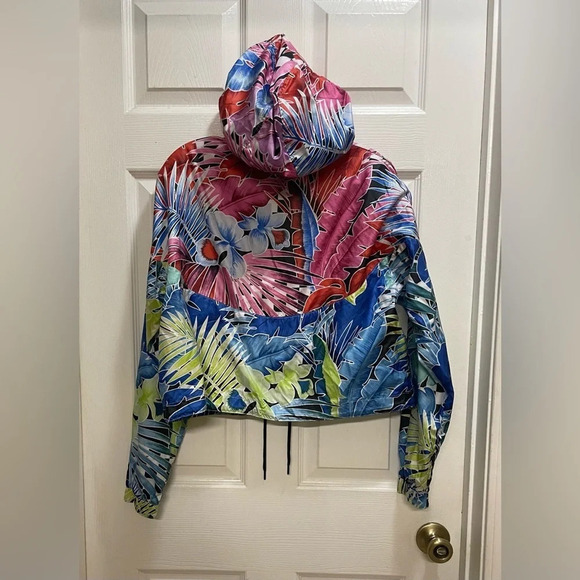 Nike Jacket Womens Medium Hyper Femme Zip Nylon Hoodie Tropical Floral Cropped - Picture 2 of 9